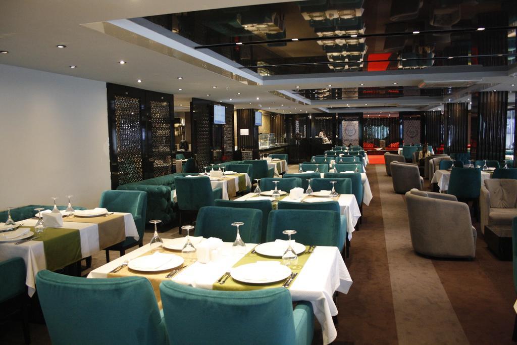 Atasehir Palace Hotel & Conference Istambul Extérieur photo