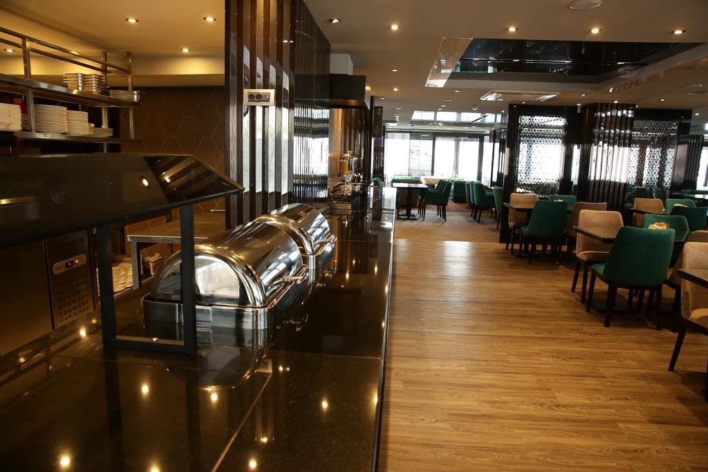 Atasehir Palace Hotel & Conference Istambul Extérieur photo
