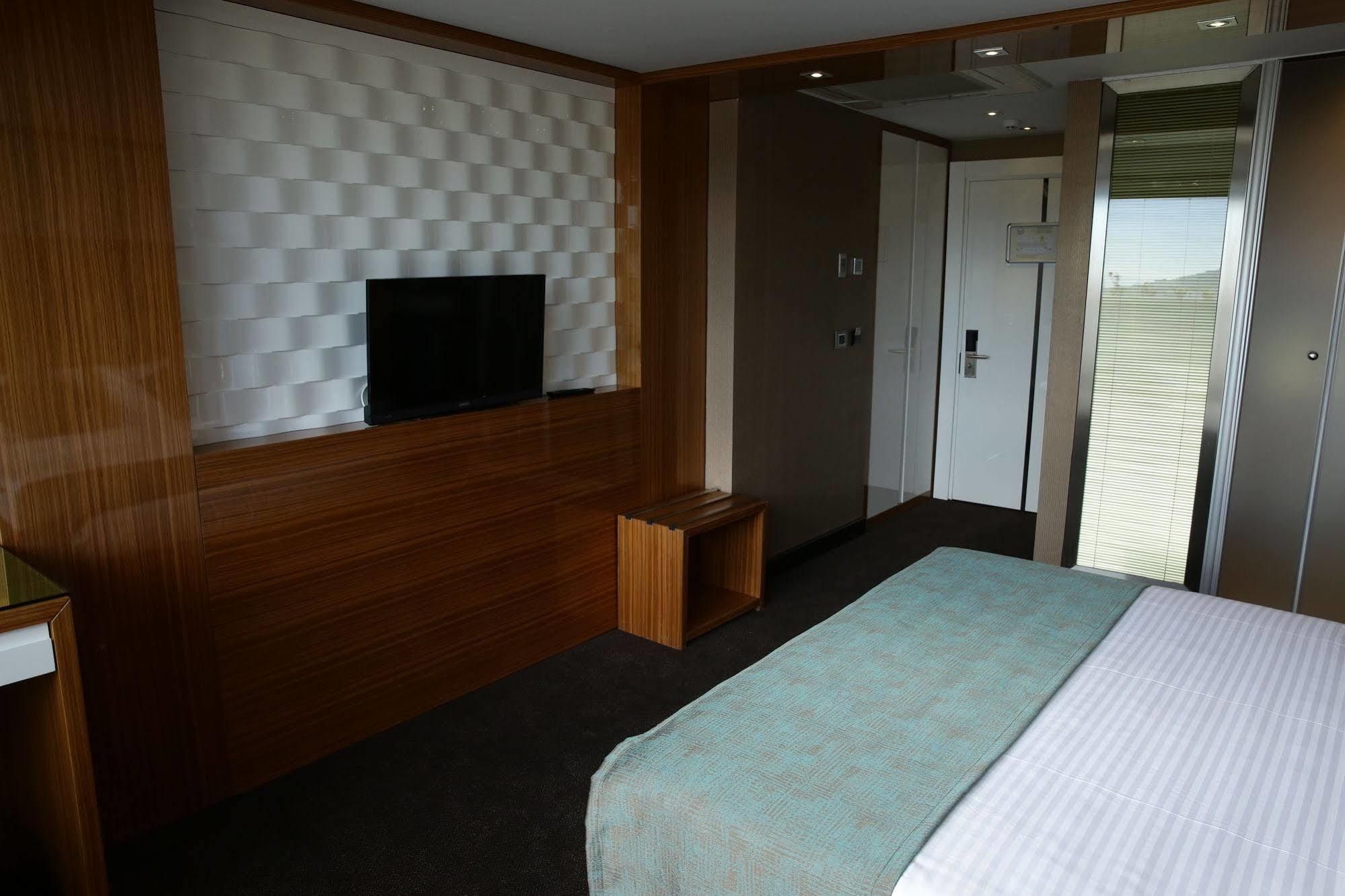 Atasehir Palace Hotel & Conference Istambul Extérieur photo